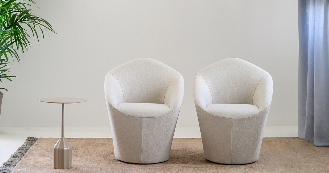 Penta armchair